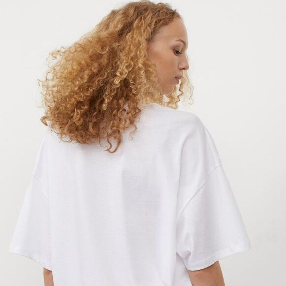 NEW H&M Oversized Printed T-Shirt White/Racer - Picture 4 of 7